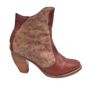 Anthropologie J Shoes Ranch 2 Calico Floral Leather Ankle‎ Boots Size 7 Women's